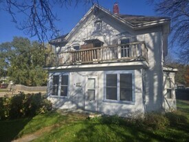 406 N Bridge St in Manawa, WI - Building Photo