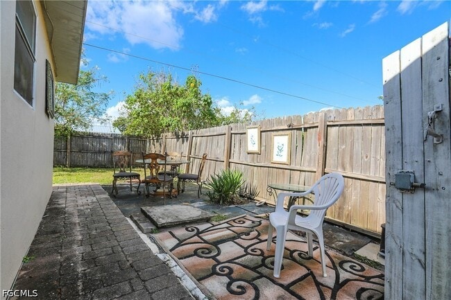 property at 907 Laredo Ave