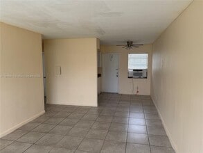 16020 NE 19th Ct in North Miami Beach, FL - Building Photo - Building Photo