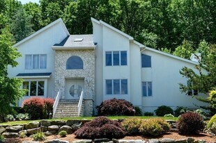 19 Lea Pl in Rockaway, NJ - Building Photo