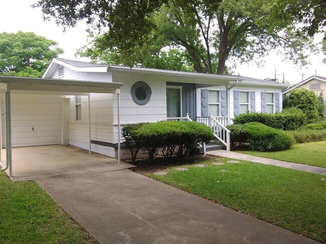 353 Irvington Dr in San Antonio, TX - Building Photo - Building Photo