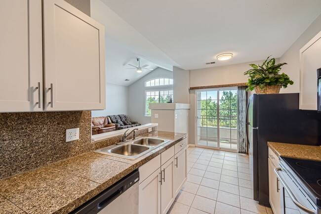 22580 E Ontario Dr, Unit 202 in Aurora, CO - Building Photo - Building Photo