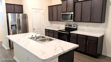 8093 Dancing Fox St in Jacksonville, FL - Building Photo - Building Photo
