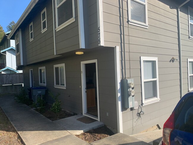 575 24th St in Arcata, CA - Building Photo - Building Photo