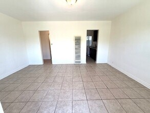 1850 Henderson Ave in Long Beach, CA - Building Photo - Building Photo