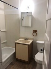 104 W Hudson St-Unit -Apartment B in Pittsburg, KS - Building Photo - Building Photo