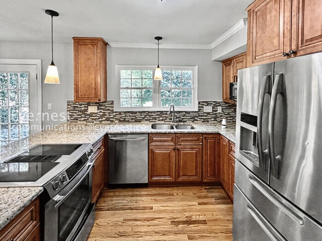 3829 Captain Dr in Atlanta, GA - Building Photo - Building Photo