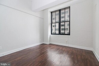 3131 Walnut St, Unit 1B-449 in Philadelphia, PA - Building Photo - Building Photo