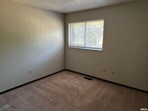 3428 W Richwoods Blvd in Peoria, IL - Building Photo - Building Photo