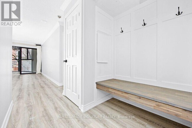 2091 Hurontario St in Mississauga, ON - Building Photo - Building Photo