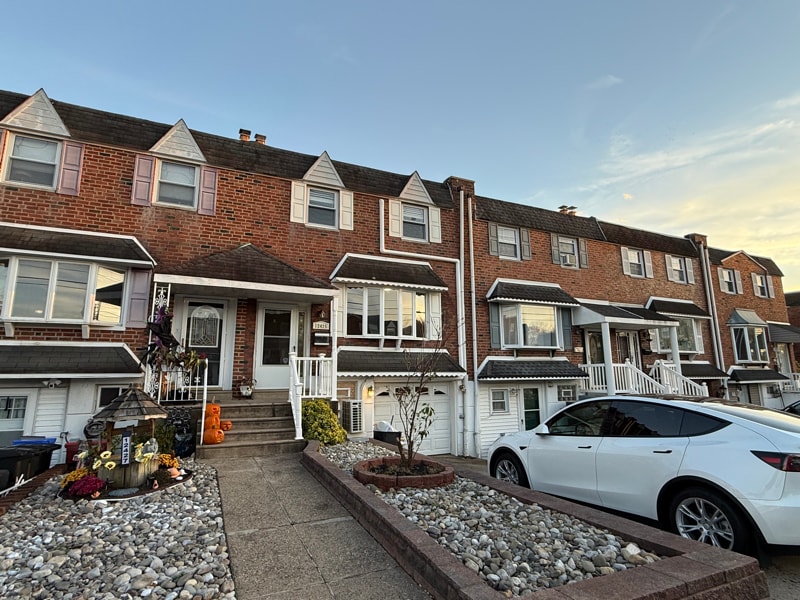 12425 Dunks Ferry Rd in Philadelphia, PA - Building Photo