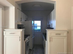 815 W 39th St-Unit -2 in Miami Beach, FL - Building Photo - Building Photo