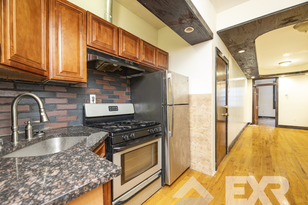 248 Himrod St-Unit -2L in Brooklyn, NY - Building Photo