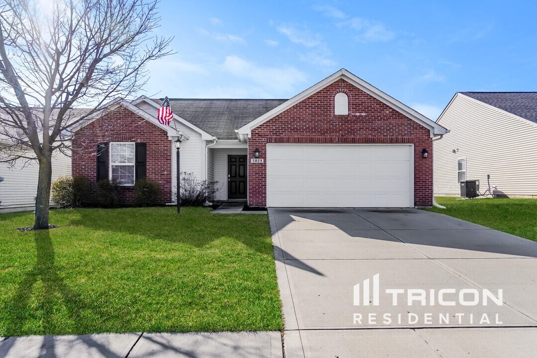 5829 Mosaic Pl in Indianapolis, IN - Building Photo