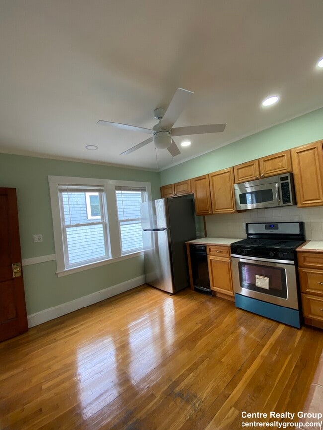 property at 4442 Washington St