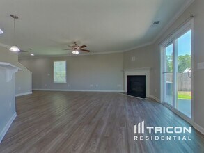 313 Fairford Rd in Blythewood, SC - Foto de edificio - Building Photo