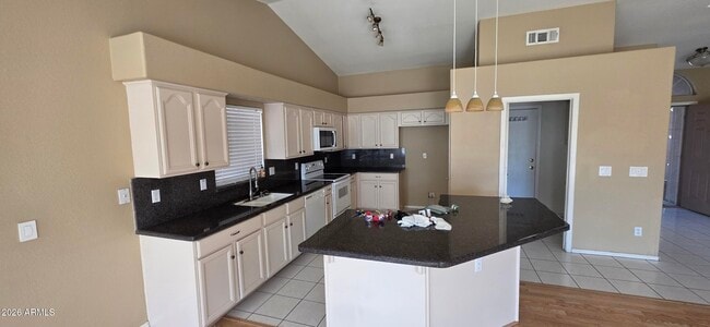 9163 W Davis Rd in Peoria, AZ - Building Photo - Building Photo