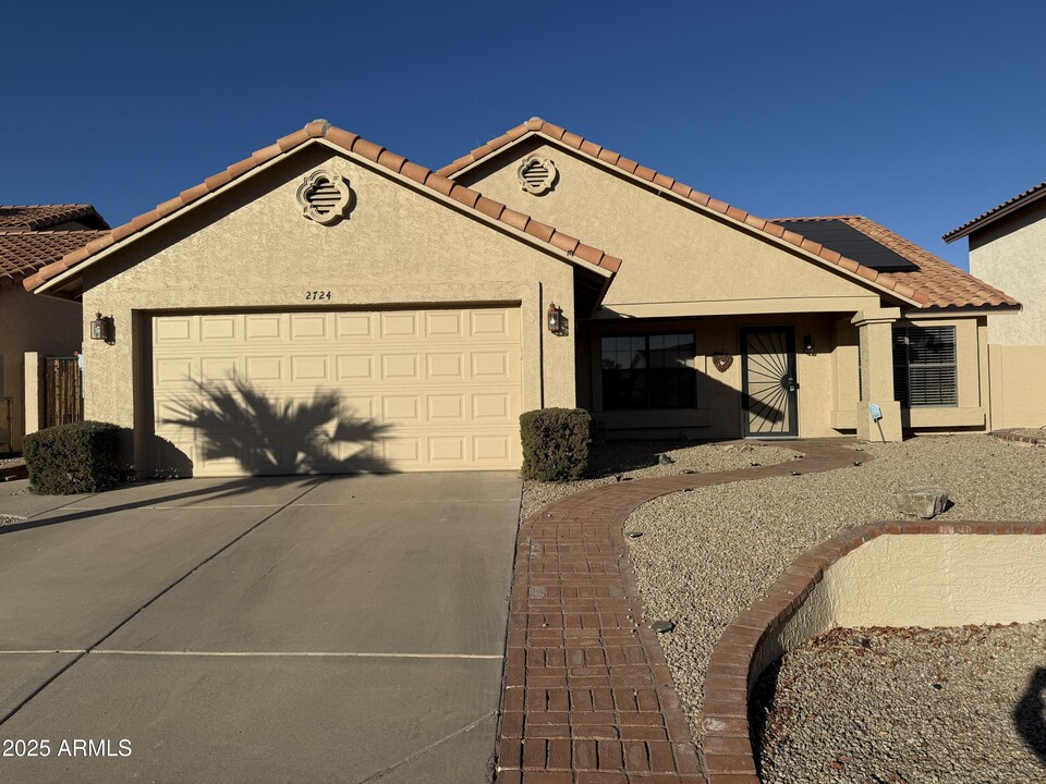 2724 E Thunderhill Pl in Phoenix, AZ - Building Photo