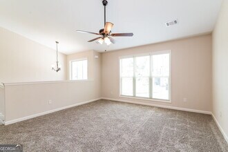 202 Comet Ct in Dallas, GA - Foto de edificio - Building Photo