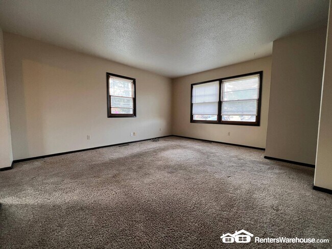 3320 Valdez Ct in Des Moines, IA - Building Photo - Building Photo