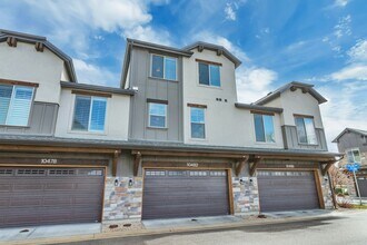 10482 S Beetdigger Blvd in Sandy, UT - Building Photo - Building Photo