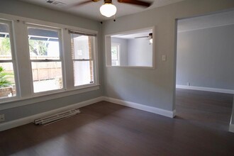 4737 Jefferson St in Houston, TX - Building Photo - Building Photo