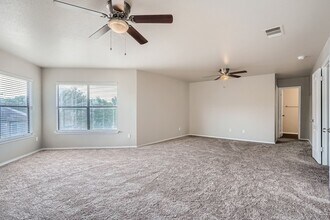 1211 Champion Dr in Round Rock, TX - Building Photo - Building Photo