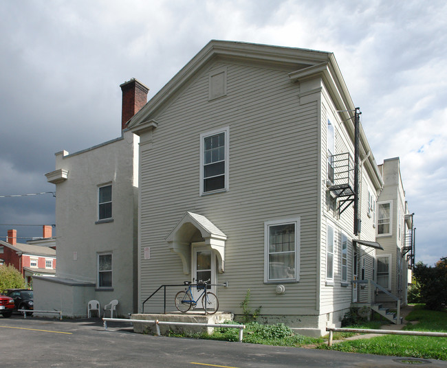 141 S Fitzhugh St in Rochester, NY - Building Photo - Building Photo