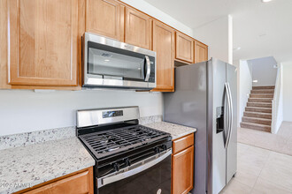 9021 W Luke Ave in Glendale, AZ - Building Photo - Building Photo