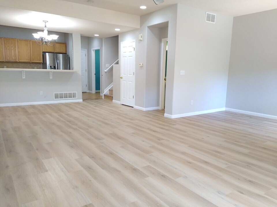 13851 E Stanford Pl in Aurora, CO - Building Photo