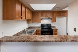 3810 N Maryvale Pkwy in Phoenix, AZ - Building Photo - Building Photo