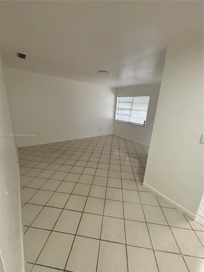 7841 Johnson St in Pembroke Pines, FL - Building Photo - Building Photo