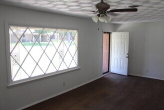 3905 Shawnee Trail in Lake Worth, TX - Building Photo - Building Photo