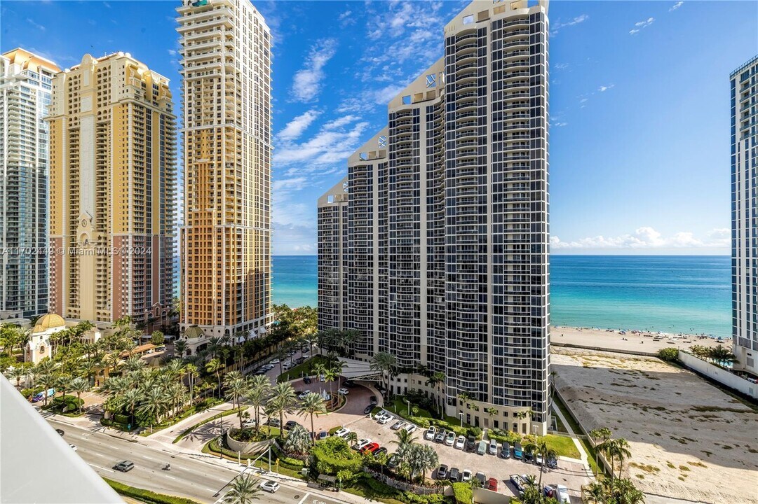 17550 Collins Ave, Unit 1604 in Sunny Isles Beach, FL - Foto de edificio