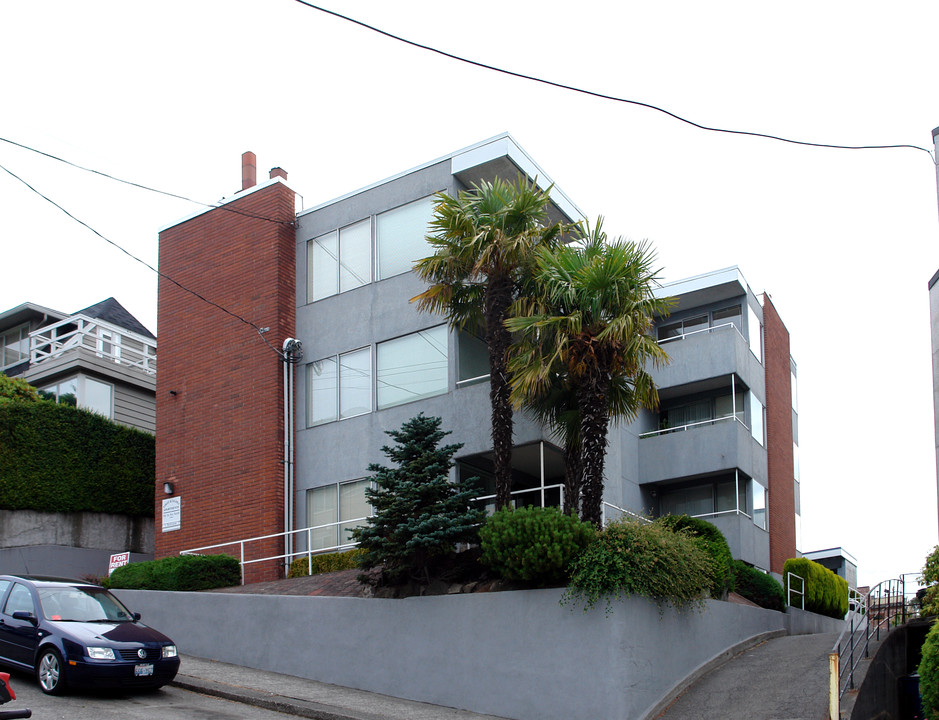 First and Aloha Apartments in Seattle, WA - Foto de edificio