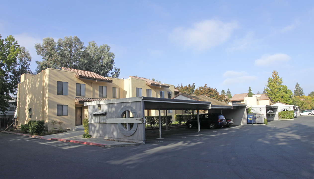 Oxford Gardens in Fremont, CA - Foto de edificio