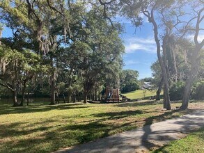 1050 Wexford Leas Blvd in Palm Harbor, FL - Building Photo - Building Photo