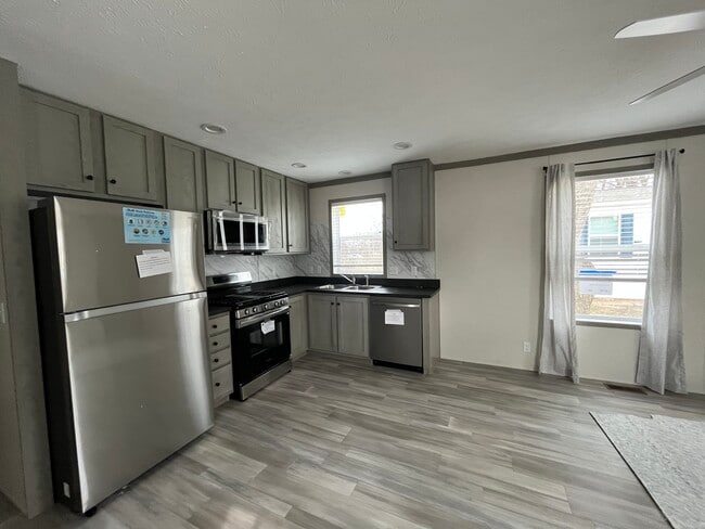 property at 1112 Colonial Trail W