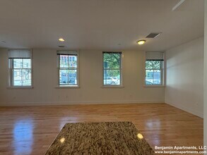 108 2nd St, Unit 104 in Cambridge, MA - Foto de edificio - Building Photo