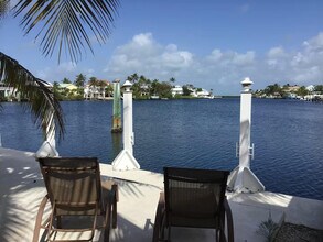 9922 Aviation Blvd in Marathon, FL - Building Photo - Building Photo