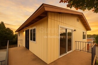 747 N Philadelphia St in Anaheim, CA - Building Photo - Building Photo