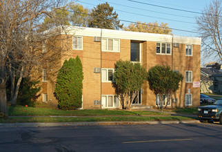 785 Dodd Rd in West St. Paul, MN - Building Photo - Building Photo