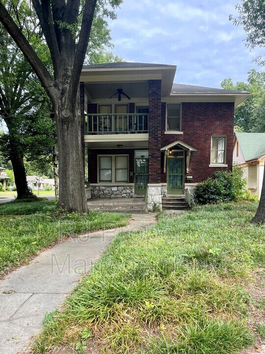 1572 Tutwiler Ave in Memphis, TN - Foto de edificio