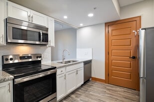 Gothic Apartments in Akron, OH - Building Photo