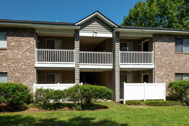 Plantation Flats in Charleston, SC - Building Photo - Building Photo