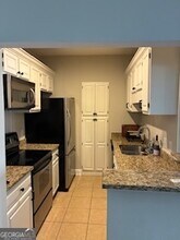 2865 Lenox Rd NE in Atlanta, GA - Building Photo - Building Photo