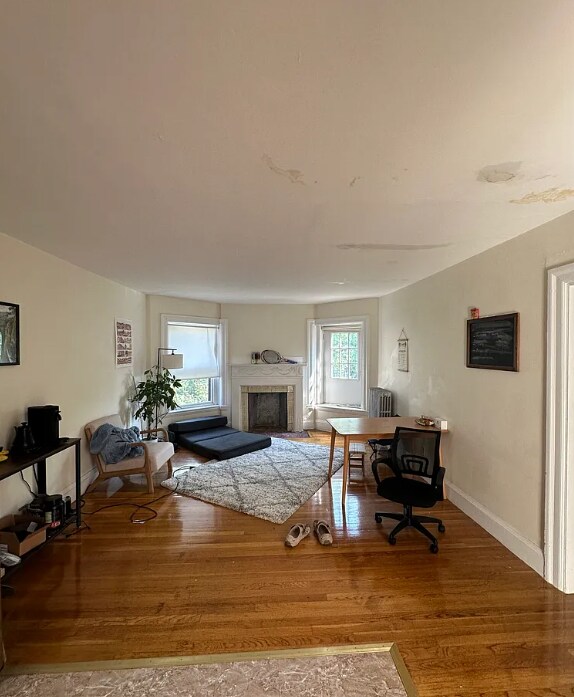 1073 Beacon St, Unit 8 in Brookline, MA - Building Photo - Building Photo