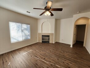 307 Villa Elegante Dr in Bakersfield, CA - Building Photo - Building Photo