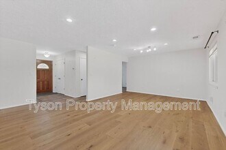 8301 Cherry Hills Dr NE in Albuquerque, NM - Building Photo - Building Photo