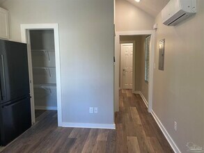 711 N 10th Ave in Pensacola, FL - Building Photo - Building Photo